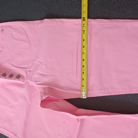 CHARTER CLUB pink capris pants wtih button fly close & pockets. Size 12. NWT - Picture 14 of 16